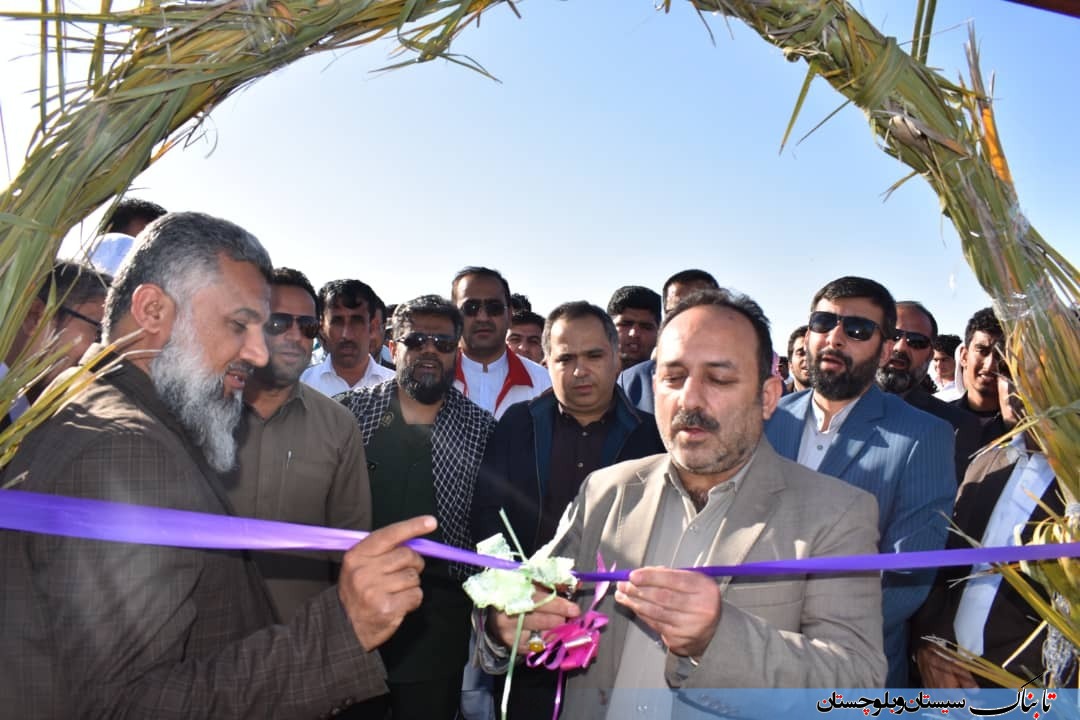 افتتاح چمن مصنوعی مینی فوتبال روستای جوز در زرآباد