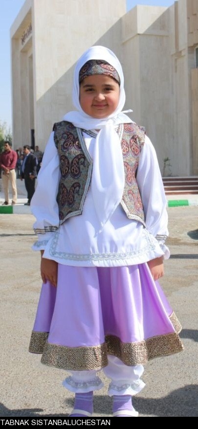 لباس محلی دخترنوجوان سیستانی - (مهرآوه دهمرده)