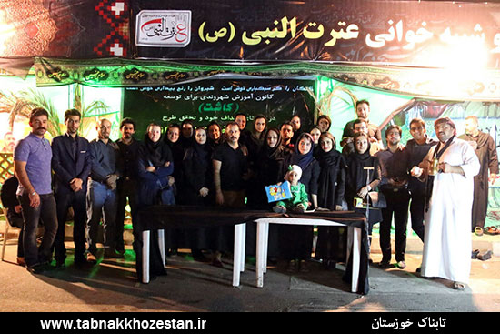 نذر کتاب جوانان اهوازی در مراسم های عزاداری سطح شهر + تصاویر