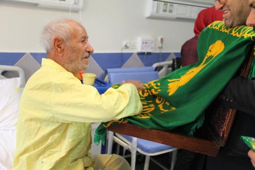 گزارش تصویری عیادت خادمین حرم مطهر رضوی از بیماران بیمارستان های اراک