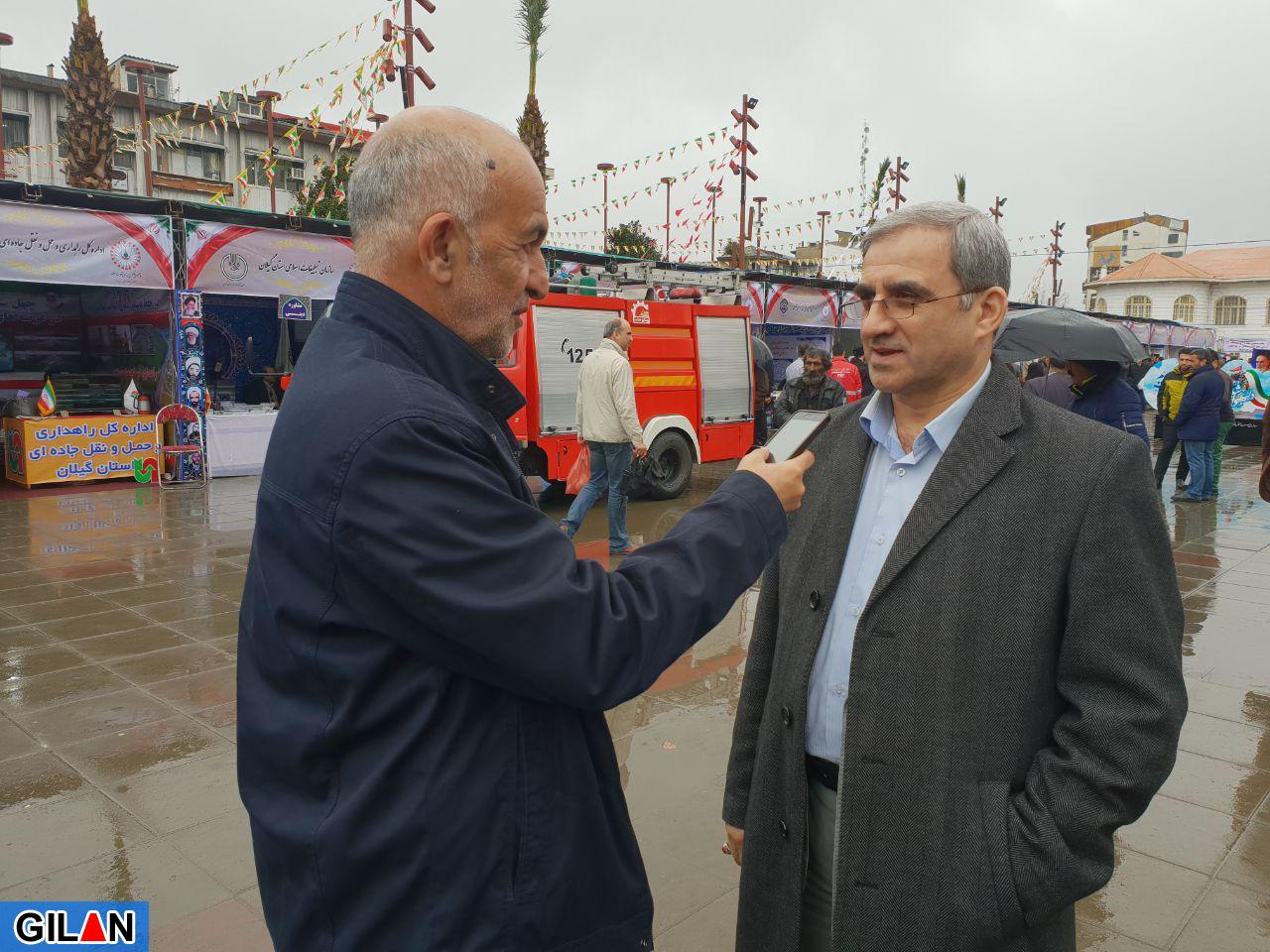 دلق پوش: 27 پروژه در دهه مبارک فجر به بهره برداری می رسد / رنج ور: 1990روستا از آب شرب سالم بهره مند هستند / پدرام: اجرای پروژه کنار گذر لنگرود با اعتباری بالغ بر 38 میلیارد تومان / ولی پور: راه اندازی 156 خانه هلال در سطح استان / شریفی: خسارت ۱۰۰ میلیون تومانی سیل در اشکورات رحیم اباد