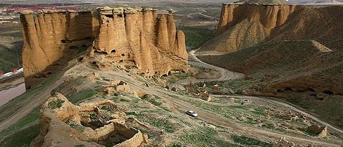 معرفی آثار تاریخی و جاذبه های گردشگری استان زنجان/ گنبد سلطانیه، قلعه بهستان، بقعه پیراحمد زهرنوش، مسجد جامع سجاس معرفی آثار تاریخی و جاذبه های گردشگری استان زنجان/ گنبد سلطانیه، قلعه بهستان، بقعه پیراحمد زهرنوش، مسجد جامع سجاس