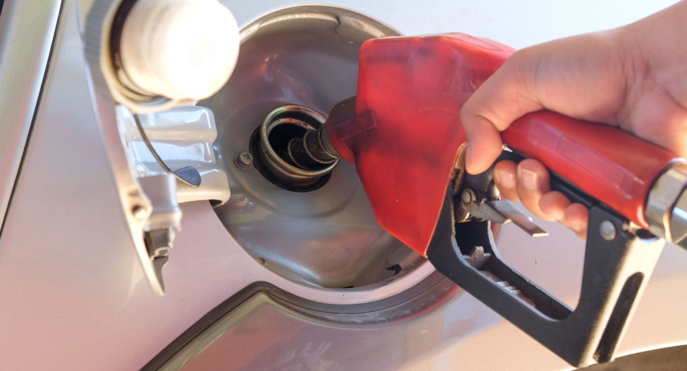 سهمیهبندی بنزین فعلا به تعویق افتاد سهمیهبندی بنزین فعلا به تعویق افتاد