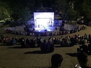 برنامه های فراغتی-تفریحی تابستان ۹۸ در بوستان نیاوران برگزار شد. برنامه های فراغتی-تفریحی تابستان ۹۸ در بوستان نیاوران برگزار شد.