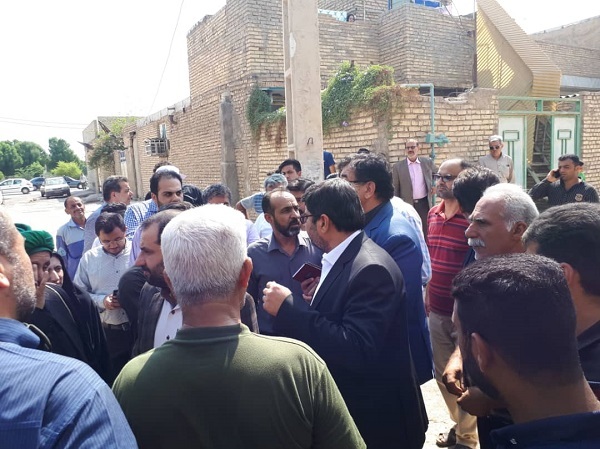 ادامه پیگیری های معضلات منطقه محروم کوی مدرس(خروسیه)در راستای دستورات رئیس کل دادگستری خوزستان/ مهلت ۴۸ ساعته دادستان اهواز به مدیران شهری در بازدید میدانی از منطقه خروسیه به همراه مدیرعامل شرکت آب و فاضلاب و شهردار اهواز ادامه پیگیری های معضلات منطقه محروم کوی مدرس(خروسیه)در راستای دستورات رئیس کل دادگستری خوزستان/ مهلت ۴۸ ساعته دادستان اهواز به مدیران شهری در بازدید میدانی از منطقه خروسیه به همراه مدیرعامل شرکت آب و فاضلاب و شهردار اهواز