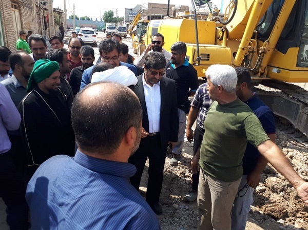 ادامه پیگیری های معضلات منطقه محروم کوی مدرس(خروسیه)در راستای دستورات رئیس کل دادگستری خوزستان/ مهلت ۴۸ ساعته دادستان اهواز به مدیران شهری در بازدید میدانی از منطقه خروسیه به همراه مدیرعامل شرکت آب و فاضلاب و شهردار اهواز ادامه پیگیری های معضلات منطقه محروم کوی مدرس(خروسیه)در راستای دستورات رئیس کل دادگستری خوزستان/ مهلت ۴۸ ساعته دادستان اهواز به مدیران شهری در بازدید میدانی از منطقه خروسیه به همراه مدیرعامل شرکت آب و فاضلاب و شهردار اهواز