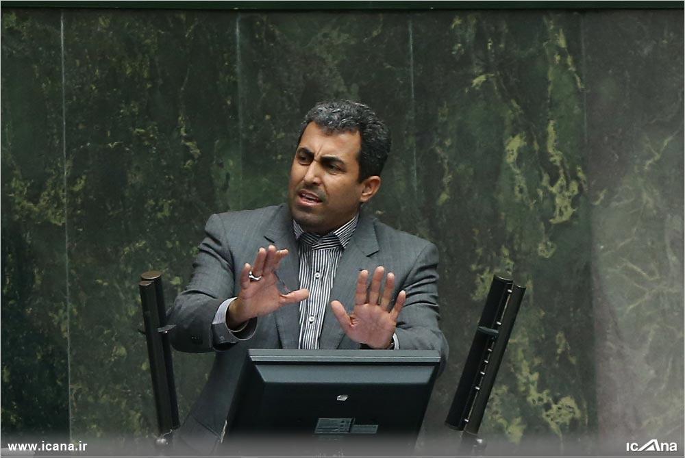 پورابراهیمی فقط گفت: مشکل آب شرب کرمان برطرف شود! پورابراهیمی فقط گفت: مشکل آب شرب کرمان برطرف شود!