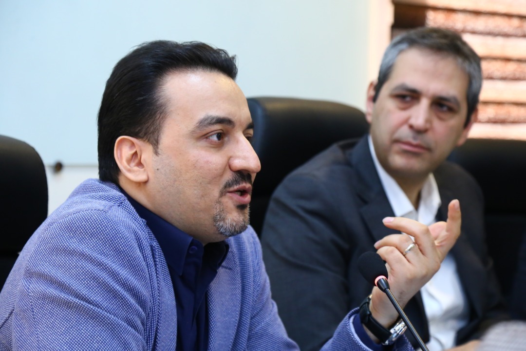 تلفن همراه کالای ضروری جامعه است تلفن همراه کالای ضروری جامعه است