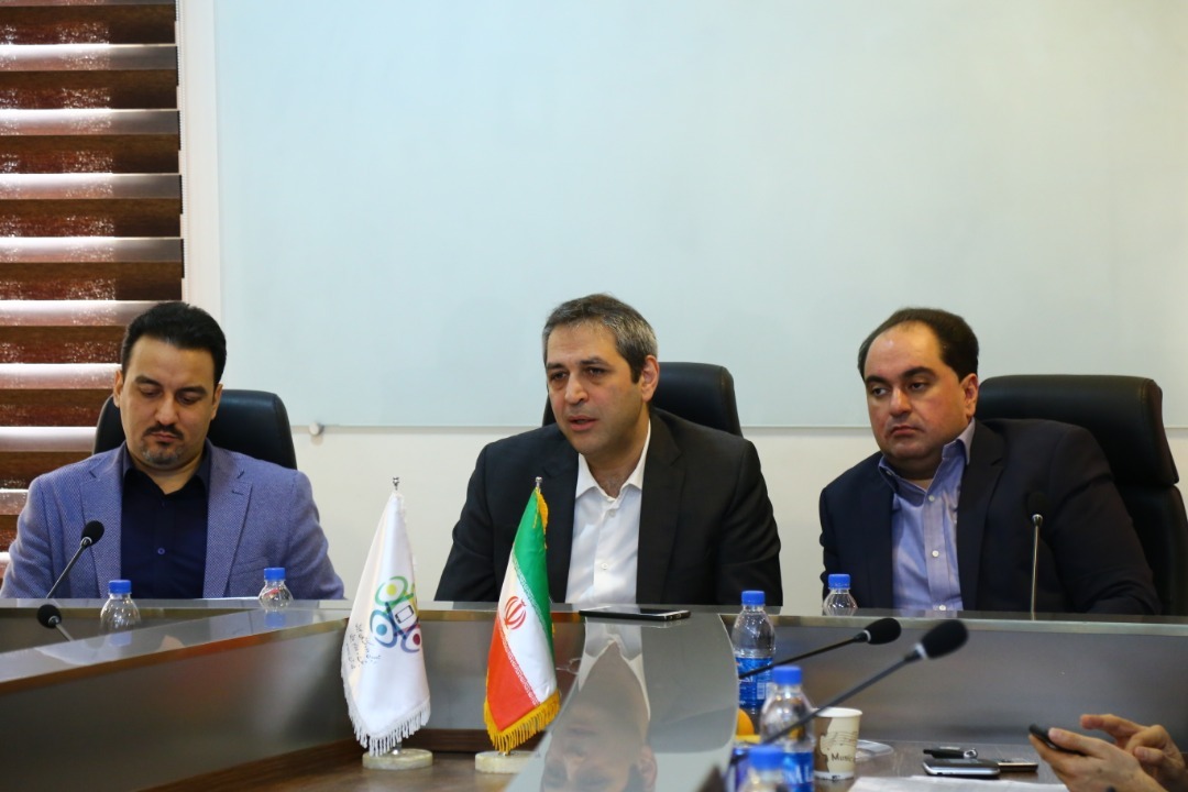 تلفن همراه کالای ضروری جامعه است تلفن همراه کالای ضروری جامعه است