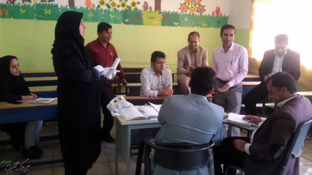 چگونگی آموزش به 35 درصد از دانش آموزان روستایی در مناطق صعب العبور / انتظار از صدا و سیمای دنا برای همکاری