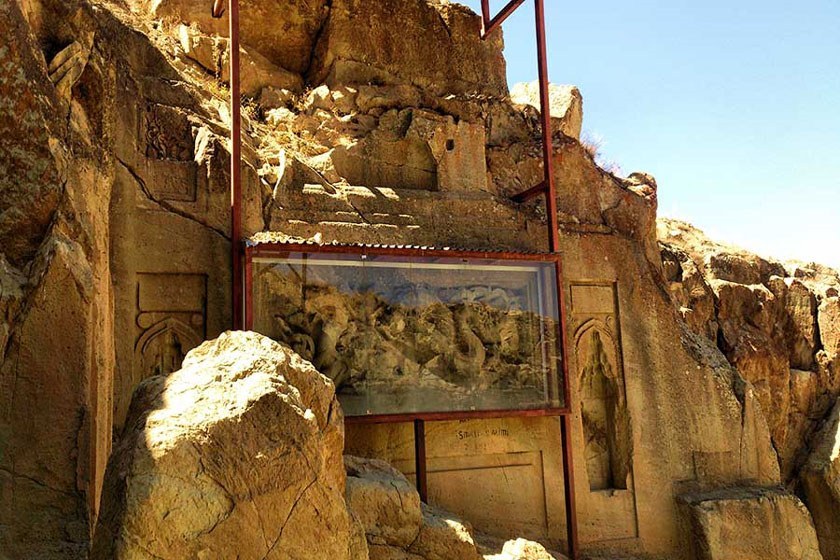 آغاز عملیات اجرایی تکمیل زیرساختهای گردشگری در معبد داشکسن آغاز عملیات اجرایی تکمیل زیرساختهای گردشگری در معبد داشکسن