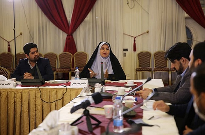 مریم پاسالار در نشست با سخنگوی دولت: استفاده از ظرفیت بانوان در مدیریت روابط عمومی‌ها افزایش یابد/ ايجاد نمايشگاها دايمی و موقت جهت تقويت اقتصادي توليدكنندگان محصولات خانگي امری ضروری است