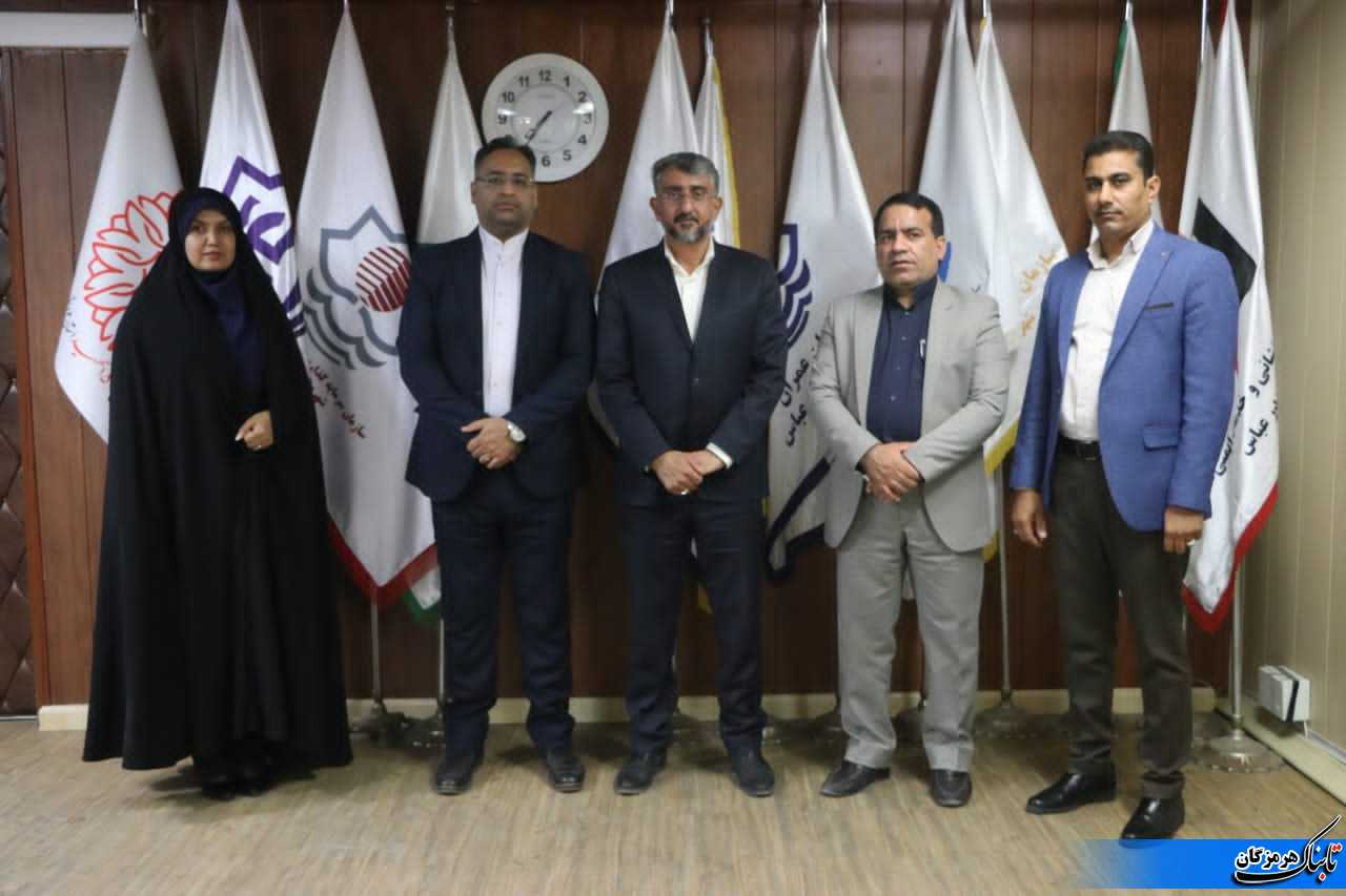 خدمت به ایثارگران از وظایف مهم مسئولان نظام جمهوری اسلامی است