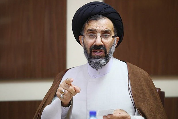 بگذارید مسؤولان امر بر اساس شایسته سالاری انتخاب شوند/ رفع مشکلات با حضور فرمانداران بومی ممکن است بگذارید مسؤولان امر بر اساس شایسته سالاری انتخاب شوند/ رفع مشکلات با حضور فرمانداران بومی ممکن است