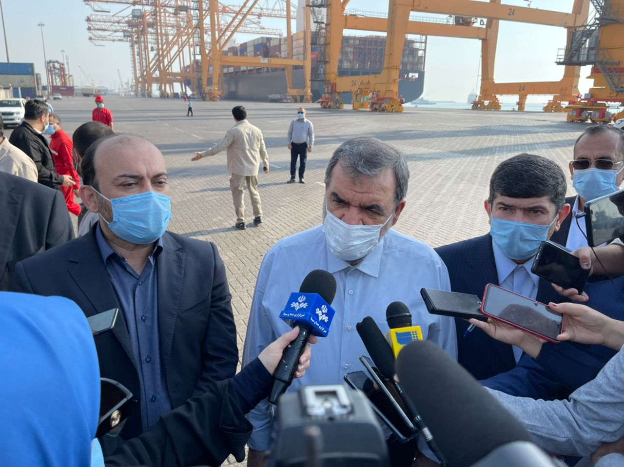 هر روز معطل ماندن کالا در گمرک یک درصد به قیمت تمام شده آن اضافه می کند/سیاست ما در دولت این است حمل کالا را یکسره کنیم