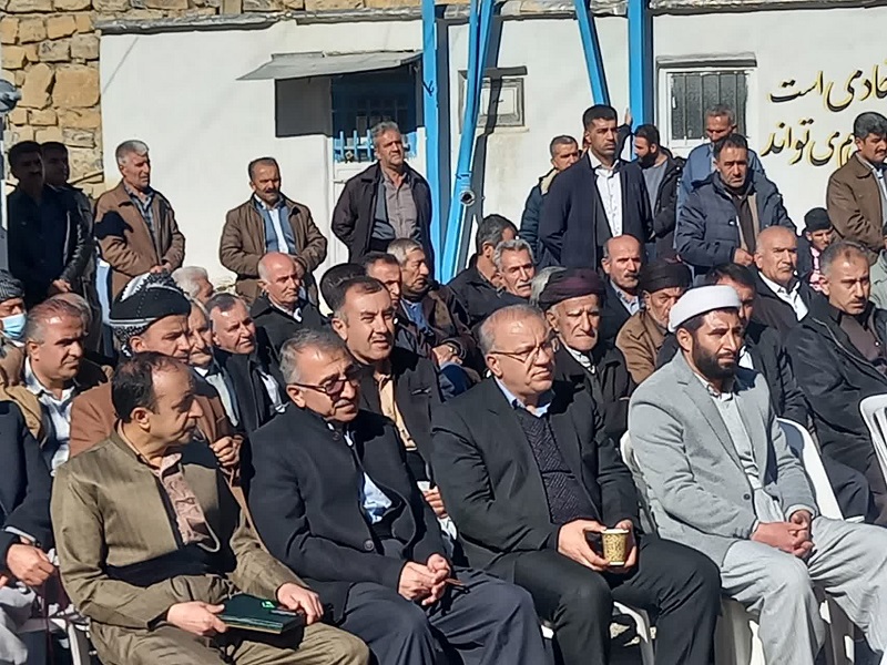 مردم باینگان سخت کوش، ایثارگر و انقلابی هستند