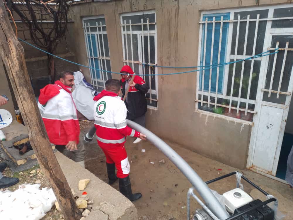 تقدیر و تشکر فرماندار شهرستان مارگون از امداد رسانی نیروی های هلال احمر تقدیر و تشکر فرماندار شهرستان مارگون از امداد رسانی نیروی های هلال احمر