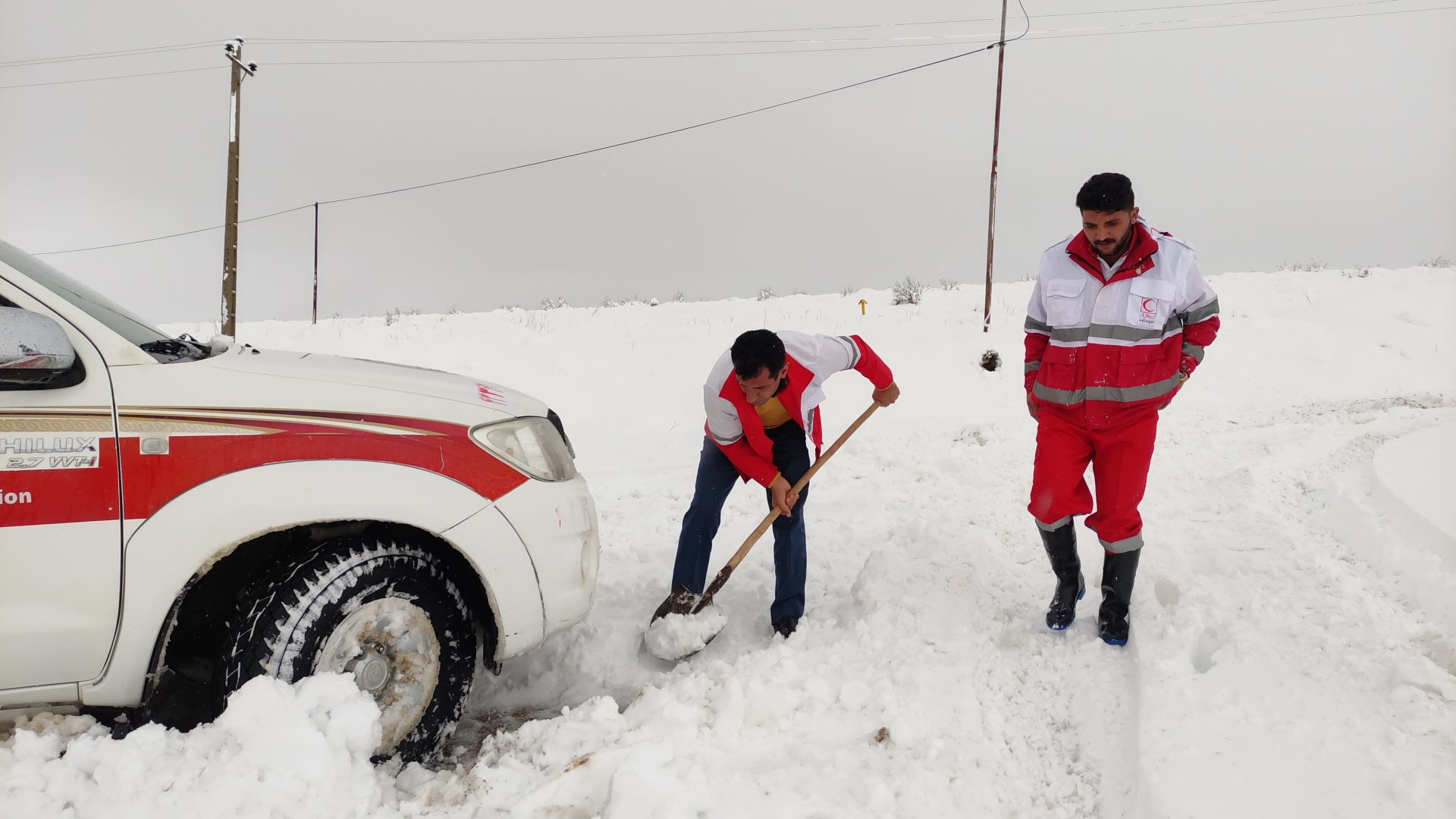 تقدیر و تشکر فرماندار شهرستان مارگون از امداد رسانی نیروی های هلال احمر تقدیر و تشکر فرماندار شهرستان مارگون از امداد رسانی نیروی های هلال احمر