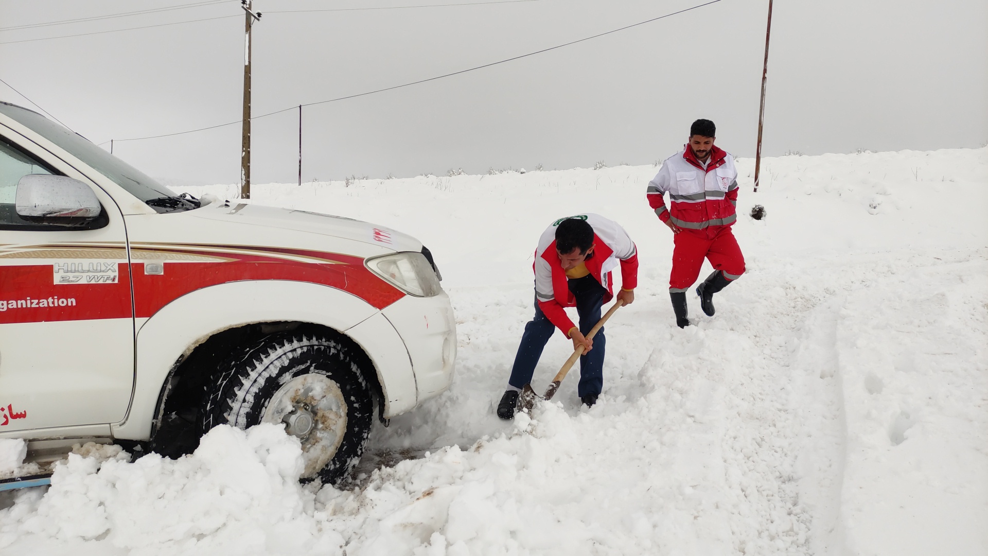 گرفتار شدن بیش از هزار نفر در برف و کولاک گرفتار شدن بیش از هزار نفر در برف و کولاک