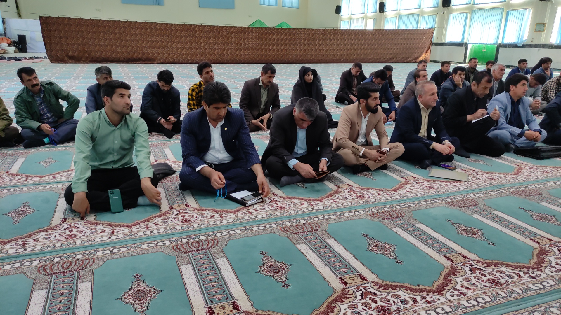 نشست فرماندار مارگون با دهیاران و شوراهای دو بخش این شهرستان نشست فرماندار مارگون با دهیاران و شوراهای دو بخش این شهرستان