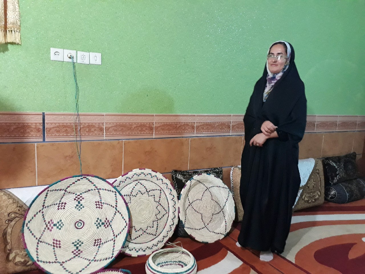 صنعت مغفول مانده قالی بافی در لنده جان دوباره گرفت/آموزش هایی که ختم به اشتغال زنان خانه دار شد+فیلم و تصویر صنعت مغفول مانده قالی بافی در لنده جان دوباره گرفت/آموزش هایی که ختم به اشتغال زنان خانه دار شد+فیلم و تصویر