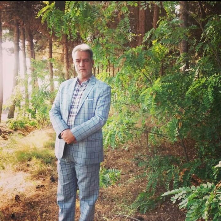 بررسی جایگاه غیرتخصصی افراد در سازمان ها و پیامدهای آن