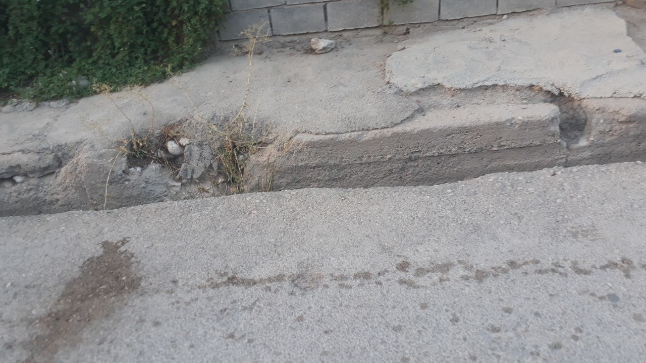 وضعیت بسیار بد زیر ساختی خیابان ها و کوچه ها در لنده+تصویر