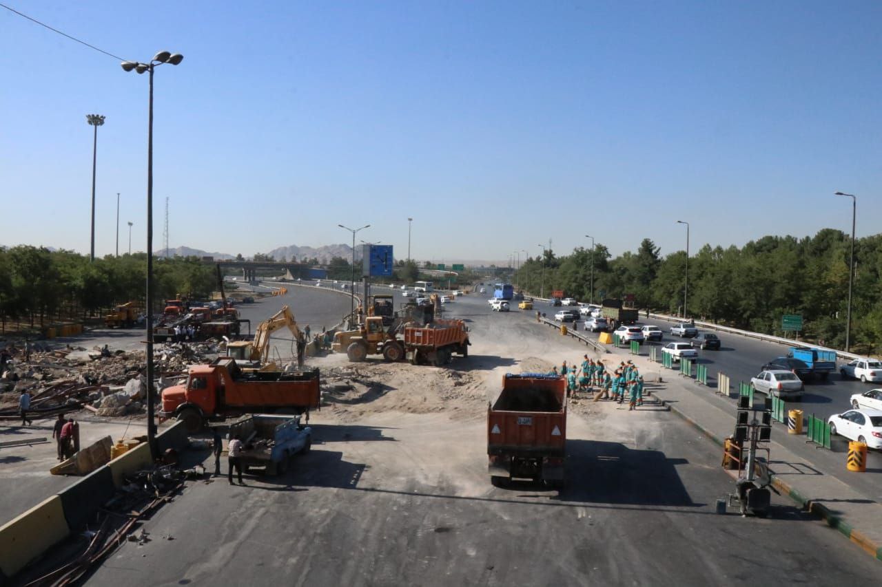 گیت‌های عوارضی بزرگراه شهید کلانتری برداشته شد/ تردد به بهشت رضا از آزادراه بدون ترافیک