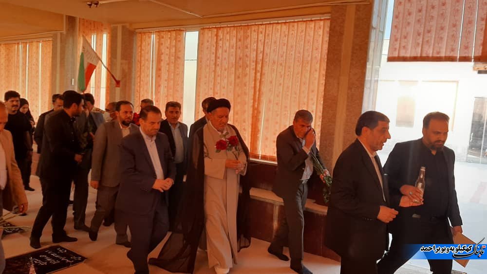 همسفری با بی حجابها تا بازدید از چشمه بلقیس و بلاد شاپور/ شبی با سازو اواز محلی! همسفری با بی حجابها تا بازدید از چشمه بلقیس و بلاد شاپور/ شبی با سازو اواز محلی!