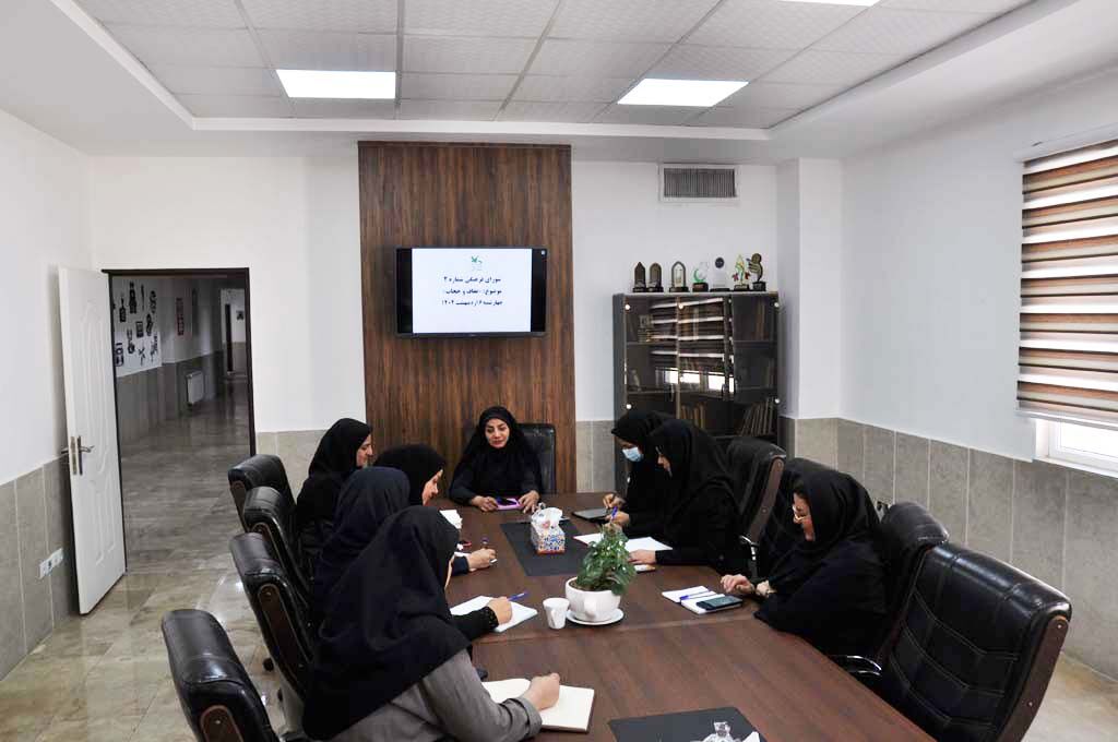 مسئلهی مهم «عفاف و حجاب» باید با شیوههای خلاق فرآیندی به کودکان و نوجوانان معرفی شود مسئلهی مهم «عفاف و حجاب» باید با شیوههای خلاق فرآیندی به کودکان و نوجوانان معرفی شود