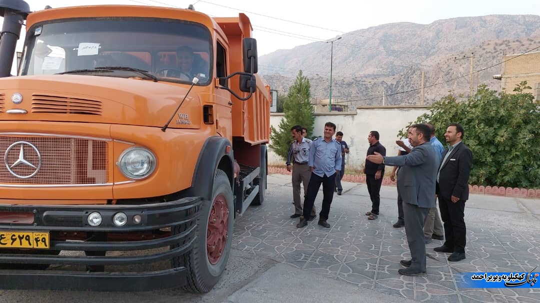 یک دستگاه کامیون بنز به ناوگان عمرانی شهرداری لنده اضافه شد