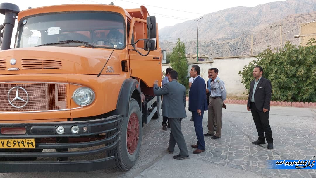 یک دستگاه کامیون بنز به ناوگان عمرانی شهرداری لنده اضافه شد