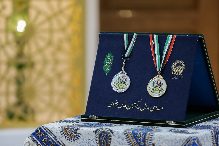 اهدای مدال طلای پاراتنیس روی میز قهرمان کشور به موزه حرم مطهر رضوی+ فیلم+ گزارش تصویری