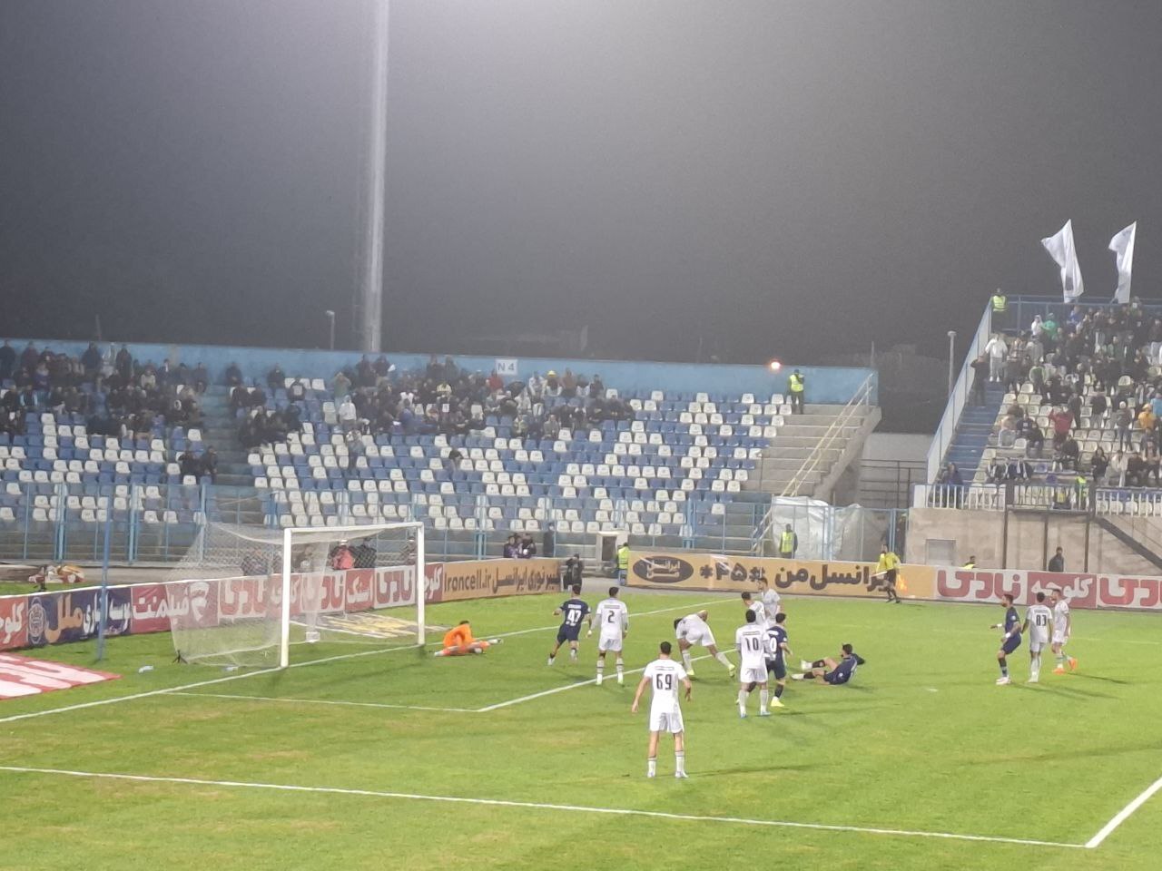 مصاف شمال و مرکز با نتیجه یک بر یک به پایان رسید+تصاویر مصاف شمال و مرکز با نتیجه یک بر یک به پایان رسید+تصاویر