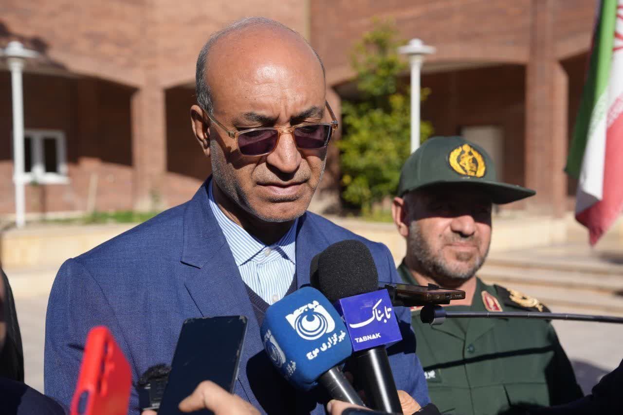 تأکید بر مدیریت یکپارچه مرز سومار و پیگیری منطقه ویژه اقتصادی/ عملیات حفاری چاه‌های نفتی و رونق مرز سومار در آینده نزدیک آغاز می شود