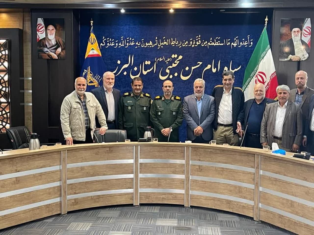 دیدار صمیمی هیئت امنا یادگاران هشت سال دفاع مقدس البرز با فرمانده سپاه امام حسن مجتبی (ع)