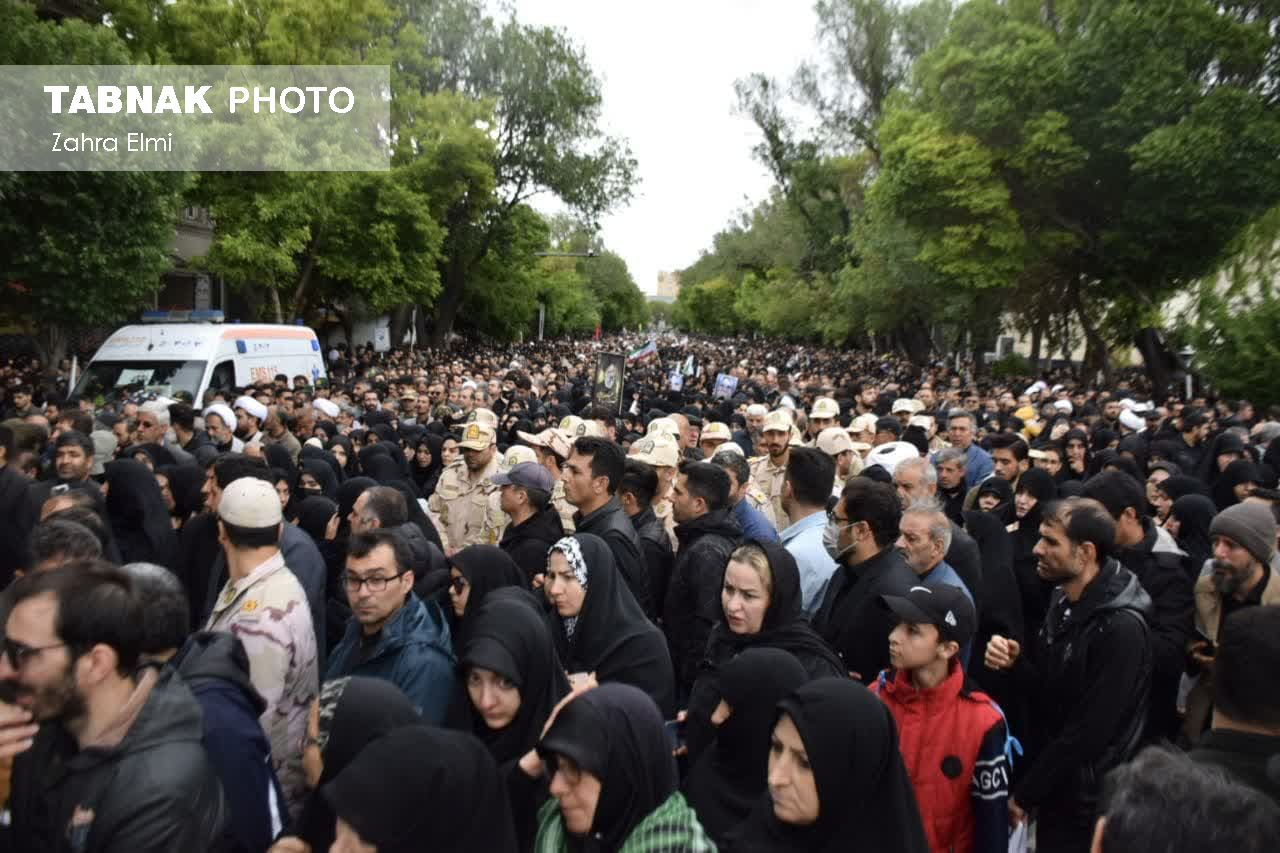 تصاویر / تشییع باشکوه شهدای خدمت در تبریز تصاویر / تشییع باشکوه شهدای خدمت در تبریز