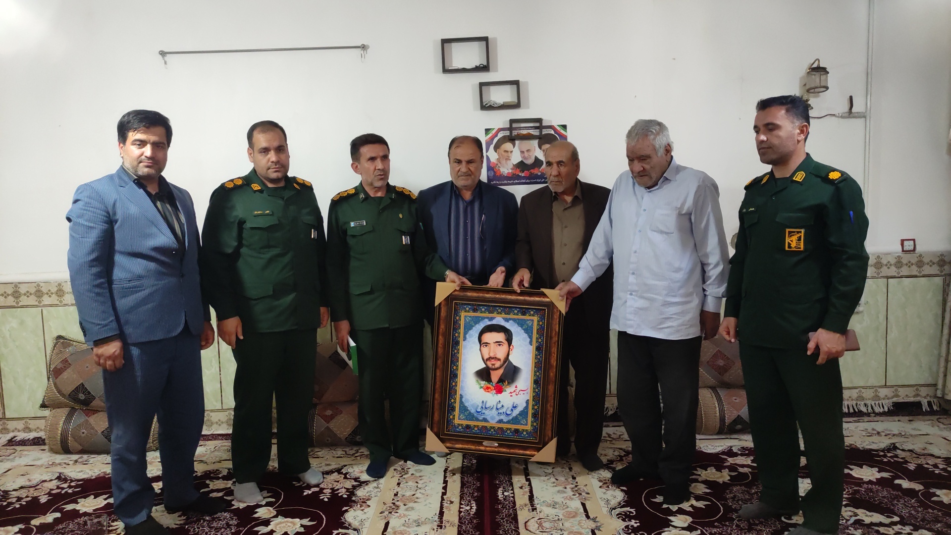 تجلیل معاونت آموزش سپاه فتح استان(ک.ب) از خانواده شهدای این معاونت تجلیل معاونت آموزش سپاه فتح استان(ک.ب) از خانواده شهدای این معاونت