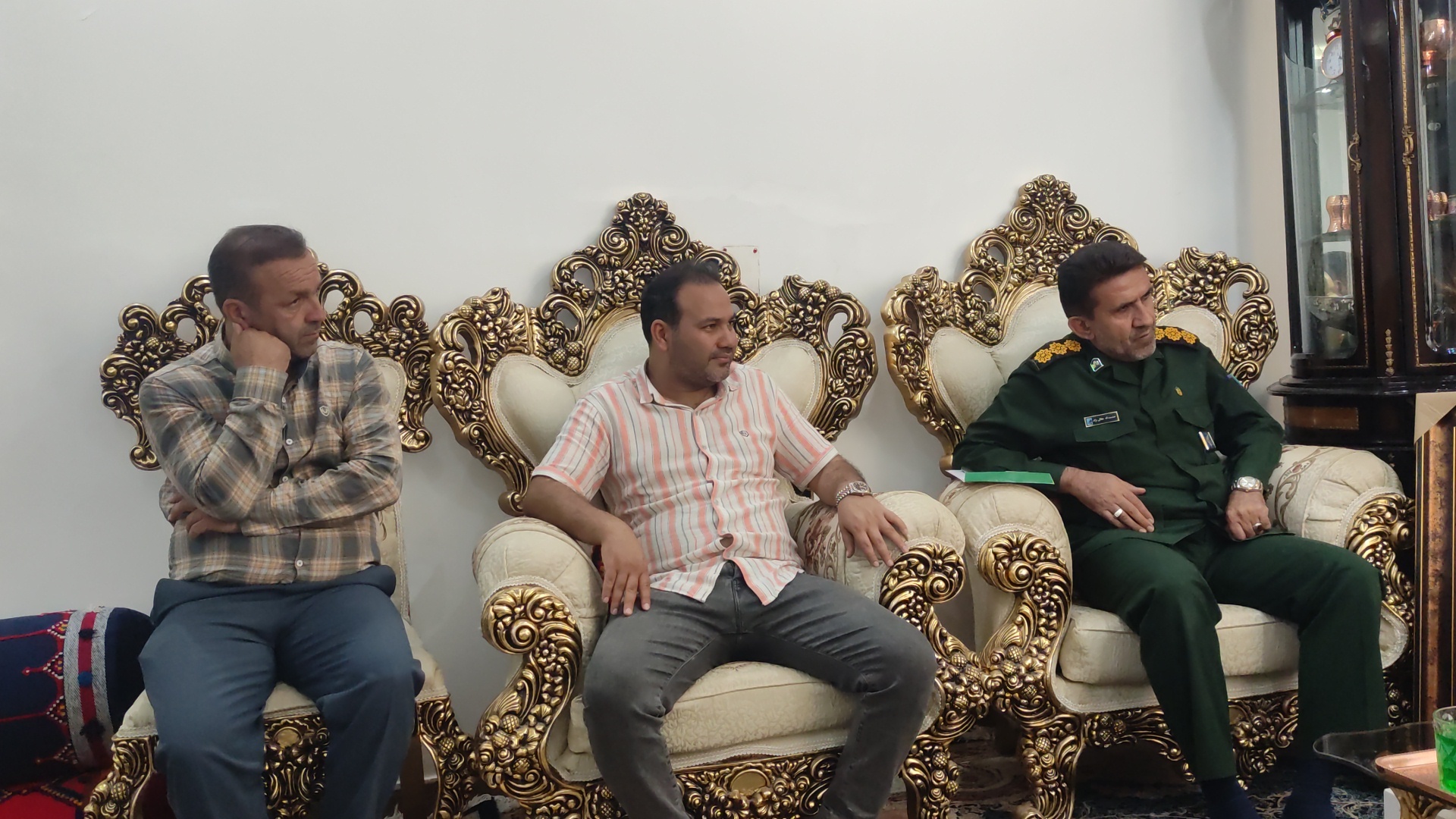 تجلیل معاونت آموزش سپاه فتح استان(ک.ب) از خانواده شهدای این معاونت تجلیل معاونت آموزش سپاه فتح استان(ک.ب) از خانواده شهدای این معاونت