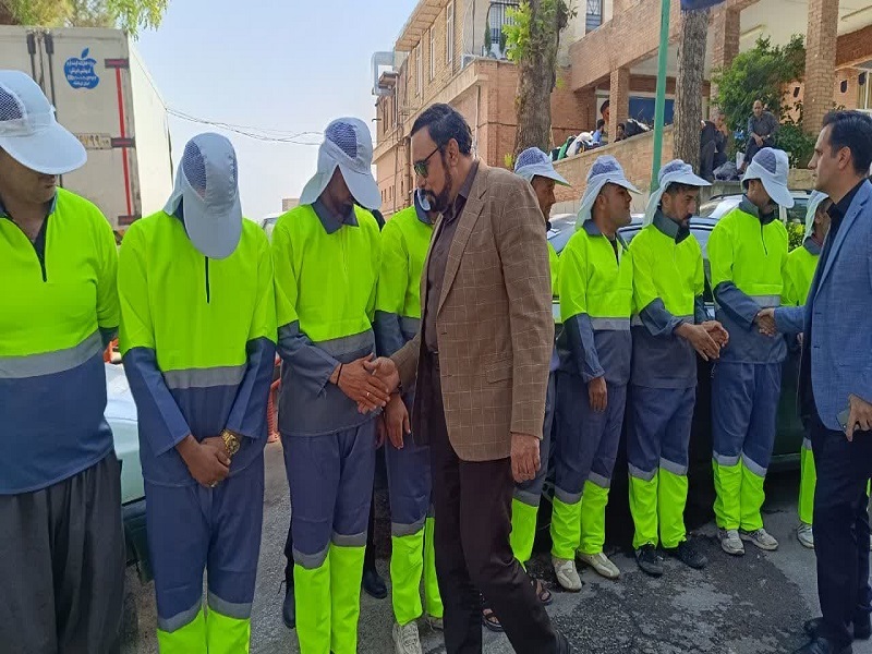 ۳۰۰ نیروی انسانی به مرز خسروی توسط شهرداری کرمانشاه اعزام شد