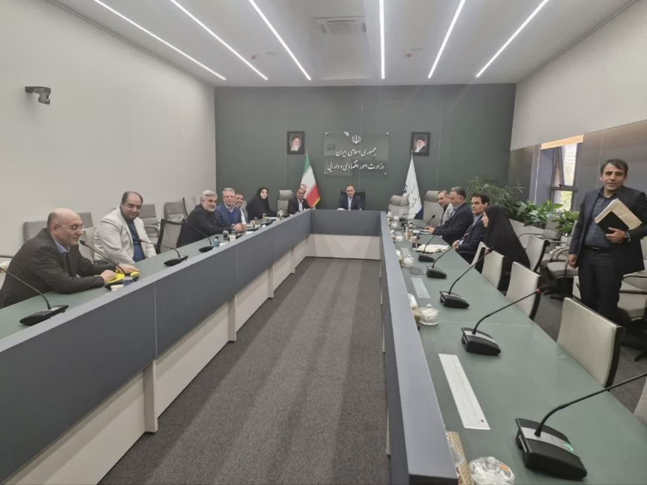 وزرات اقتصاد به مشکلات کارخانه سیمان دهلران ورود کرد