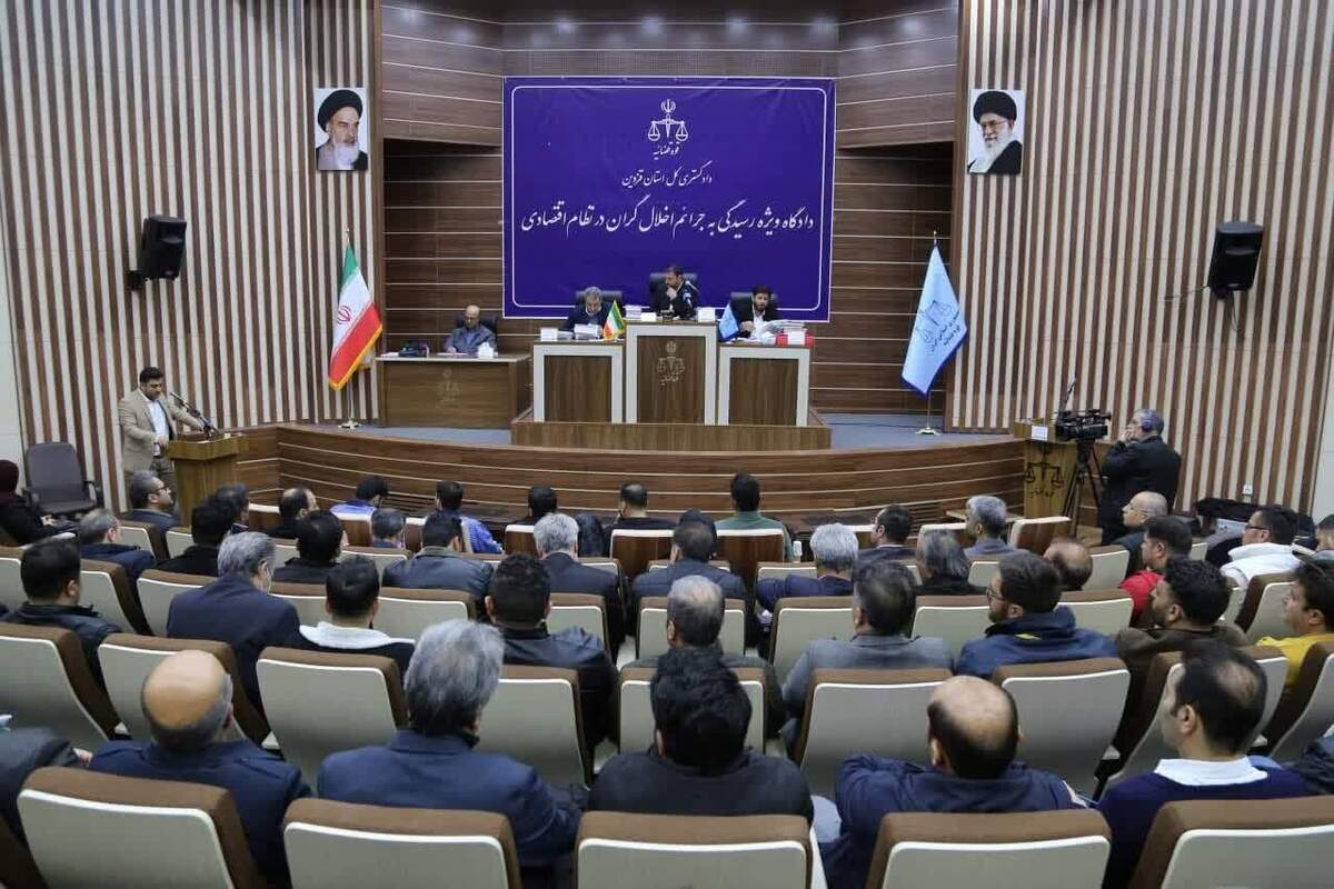 ماجرای گاوصندوقهای پر از پول در سیلویی در اطراف تاکستان ماجرای گاوصندوقهای پر از پول در سیلویی در اطراف تاکستان