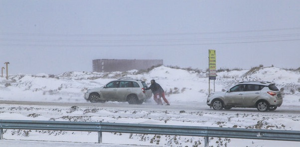 بارش برف در مناطق کوهستانی خراسان رضوی بارش برف در مناطق کوهستانی خراسان رضوی