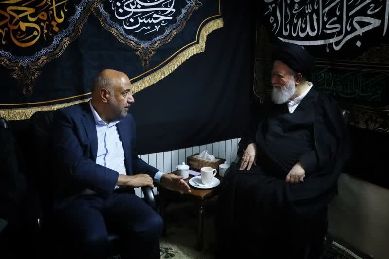 تأکید آیتالله علمالهدی بر استفاده از مدیران بومی در خراسان رضوی / ضرورت توجه به حاشیه شهر و توسعه زیرساختهای درمانی در مشهد