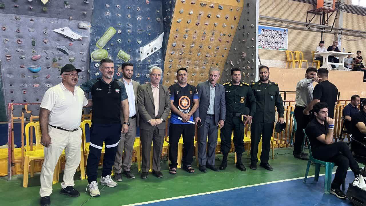 ۱۵۰ کشتیگیر در رقابتهای قهرمانی جوانان کردستان به مصاف هم رفتند ۱۵۰ کشتیگیر در رقابتهای قهرمانی جوانان کردستان به مصاف هم رفتند