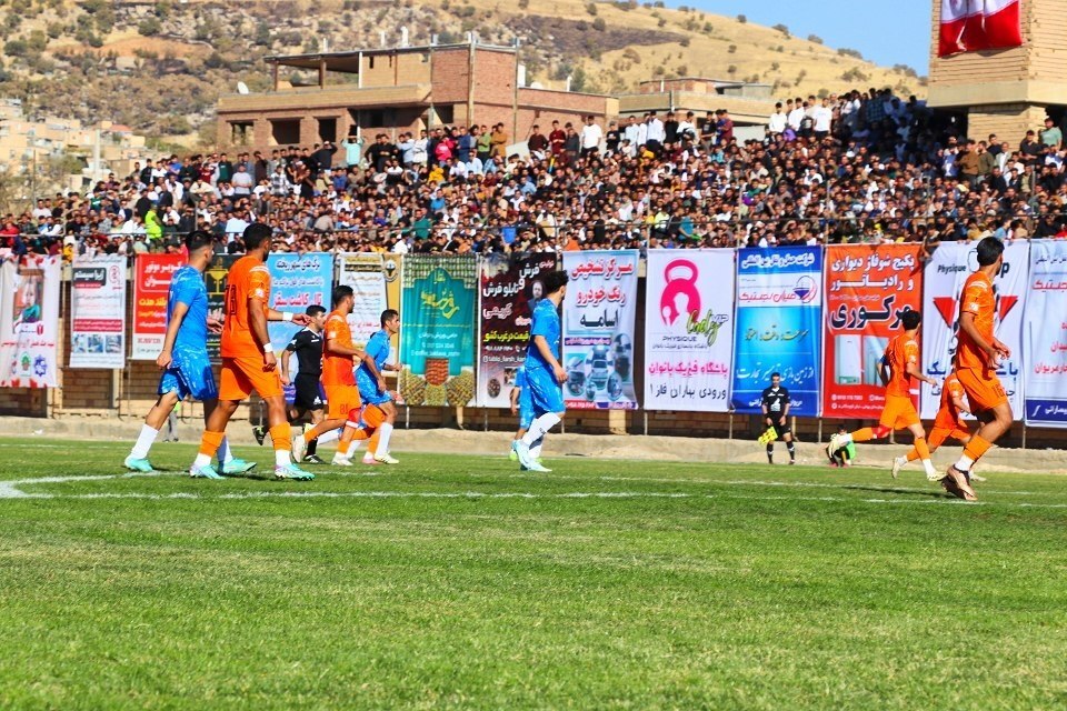 پایان تلخ نماینده کردستان در جام حذفی؛ شهرداری مریوان با بازی قابلتحسین از رقابتها کنار رفت + تصاویر پایان تلخ نماینده کردستان در جام حذفی؛ شهرداری مریوان با بازی قابلتحسین از رقابتها کنار رفت + تصاویر