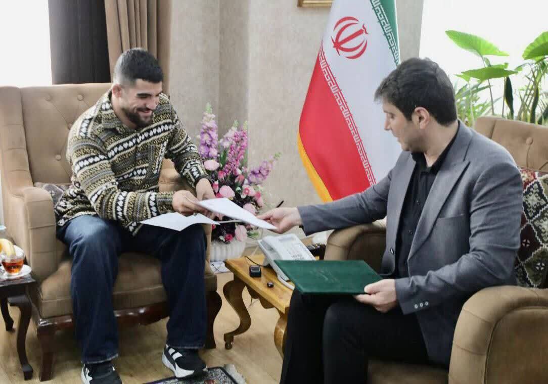 بازتاب گفتوگوی تابناک با قهرمان طلایی جهان / دستور استاندار کردستان برای استخدام مبین عظیمی صادر شد بازتاب گفتوگوی تابناک با قهرمان طلایی جهان / دستور استاندار کردستان برای استخدام مبین عظیمی صادر شد