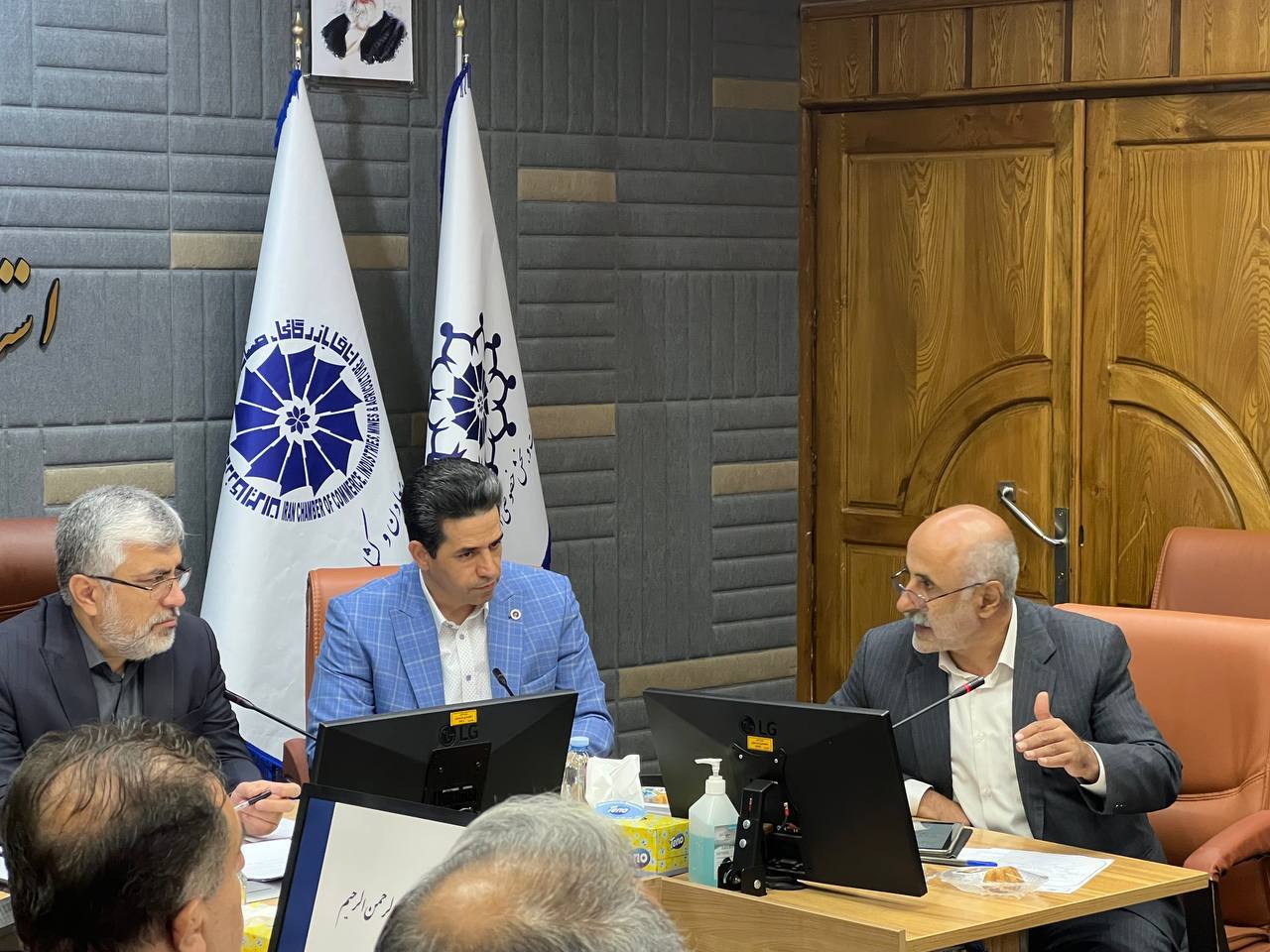 بسیاری از مرغداران کردستان به دلیل توجیه اقتصادی پایین تمایلی به اجرای سهم جوجهریزی آرین ندارند بسیاری از مرغداران کردستان به دلیل توجیه اقتصادی پایین تمایلی به اجرای سهم جوجهریزی آرین ندارند