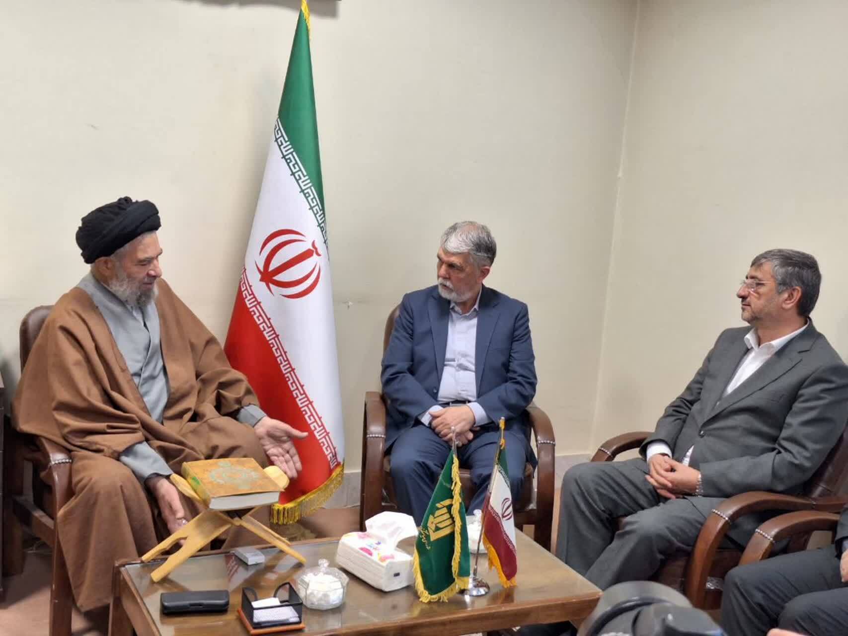 تأکید وزیر فرهنگ و ارشاد اسلامی بر تقویت زبان ارتباطی میان نسلها تأکید وزیر فرهنگ و ارشاد اسلامی بر تقویت زبان ارتباطی میان نسلها