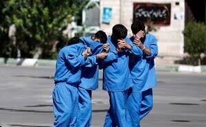 دستگیری ۹ نفر از کارکنان شهرداری دلفان به اتهام اختلاس دستگیری ۹ نفر از کارکنان شهرداری دلفان به اتهام اختلاس